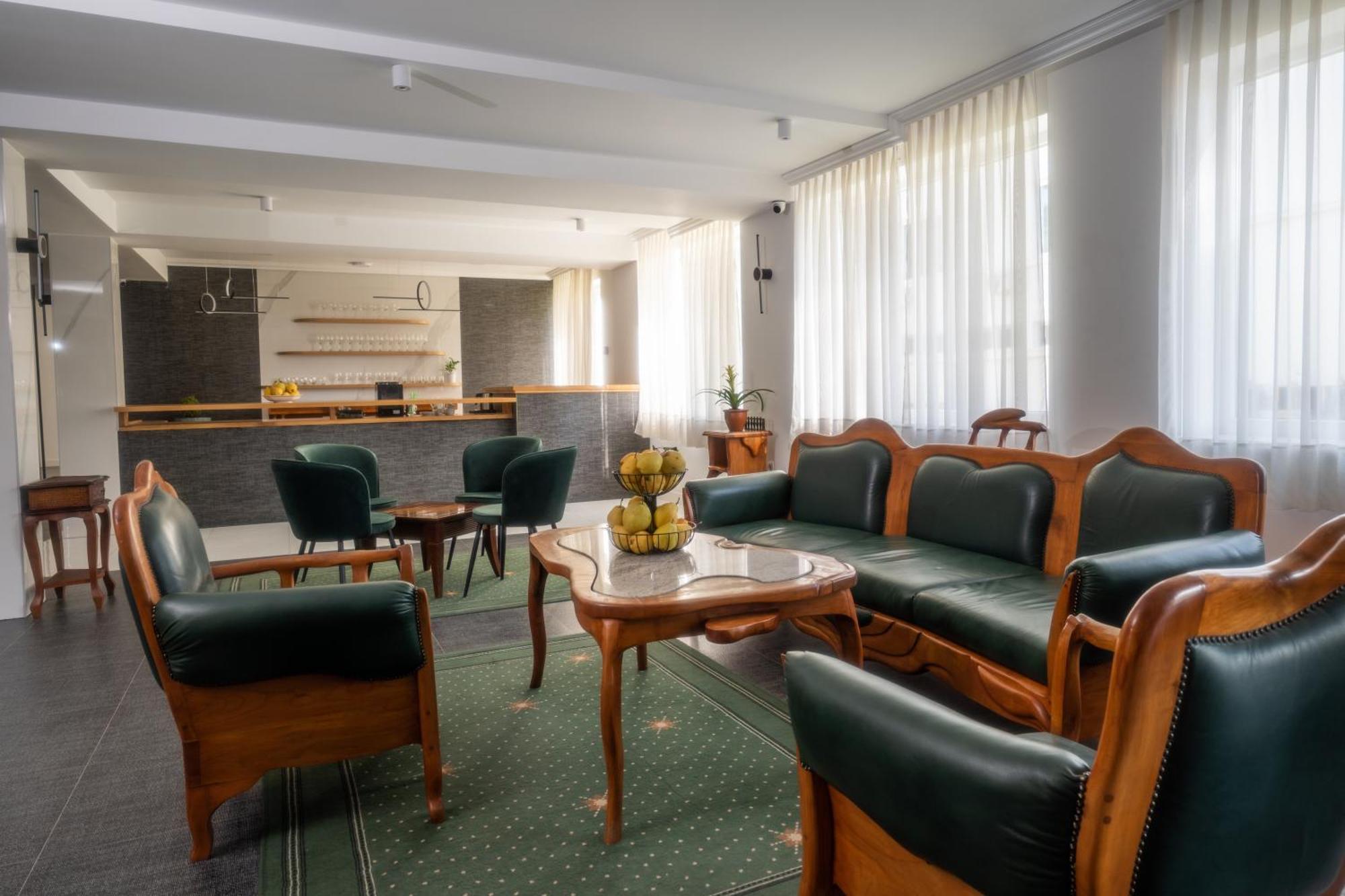 Hotel Mio City Kula المظهر الخارجي الصورة