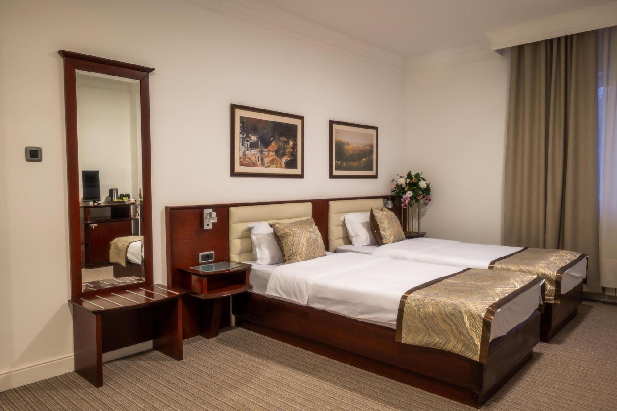 Hotel Mio City Kula المظهر الخارجي الصورة