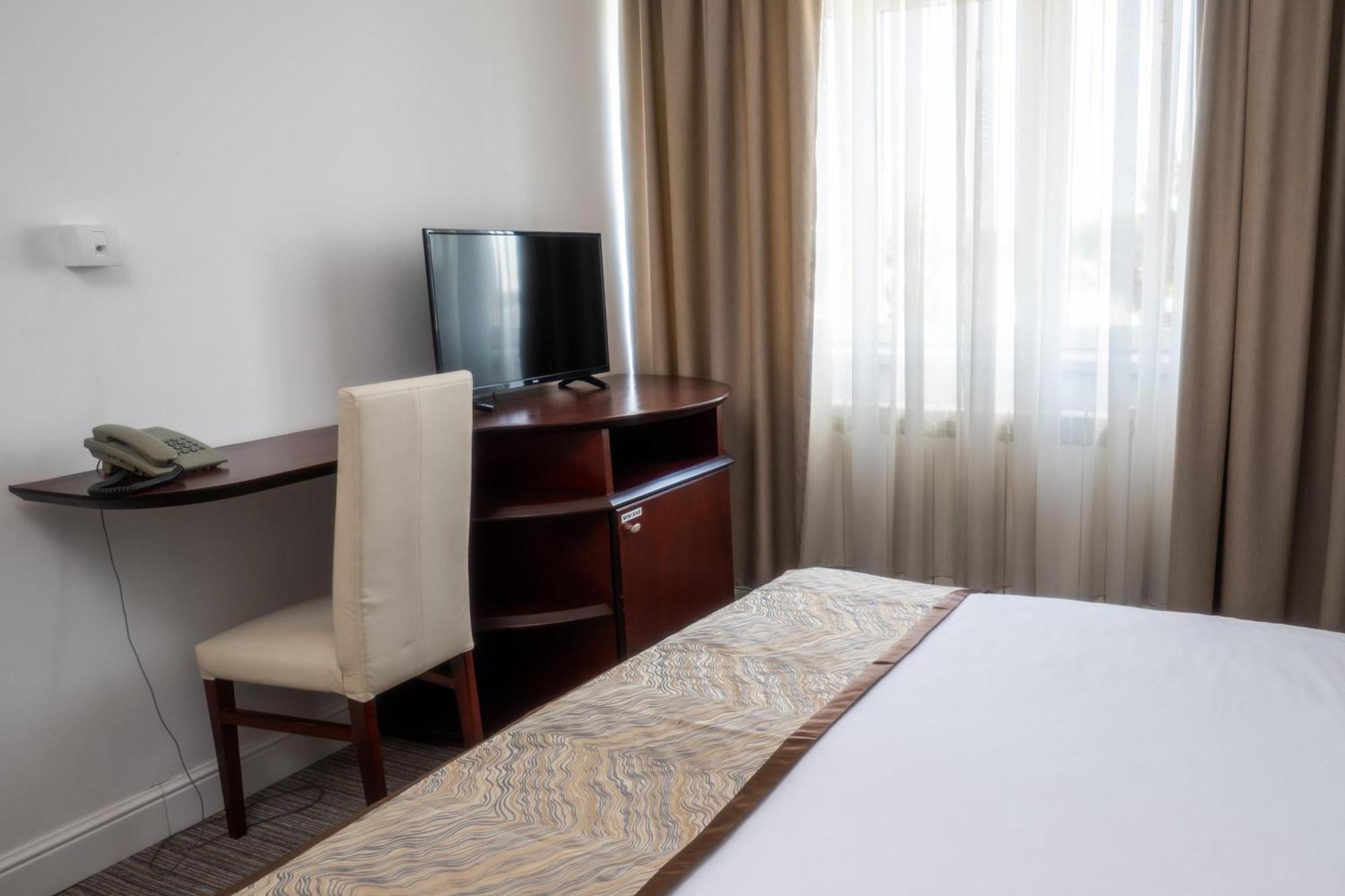Hotel Mio City Kula المظهر الخارجي الصورة